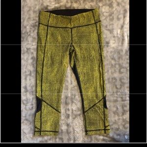 Lululemon Pace Rival crop black/yellow sz 8